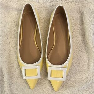 JF Taryn Butter Yellow Patent Leather Flats Size 7 Buckle Chic Spring Church GUC